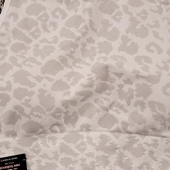 New Balance Plus Size Seamless Cami Sports Bra - Picture 3 of 9